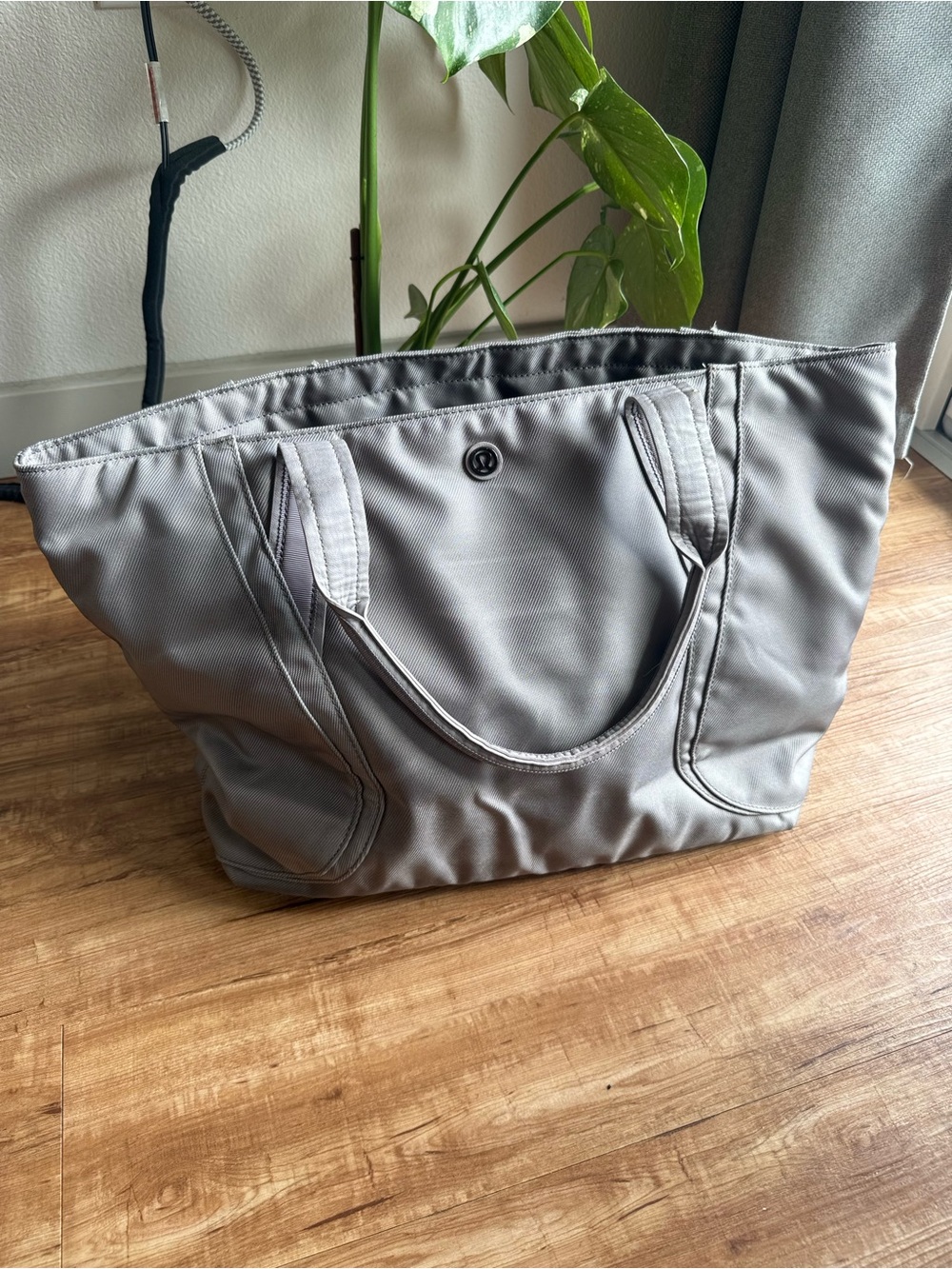 Lululemon tote bag